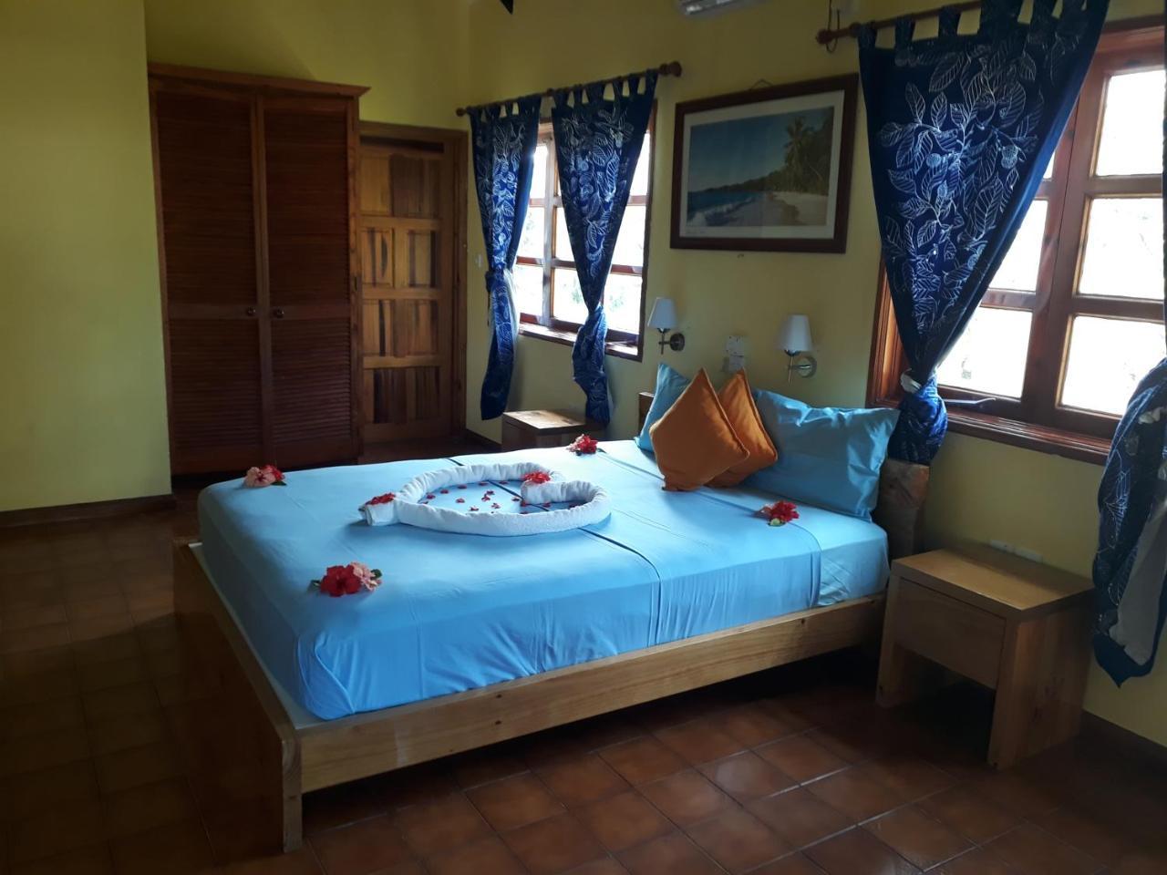 Paradise Flycatcher'S Lodge La Digue Exterior photo
